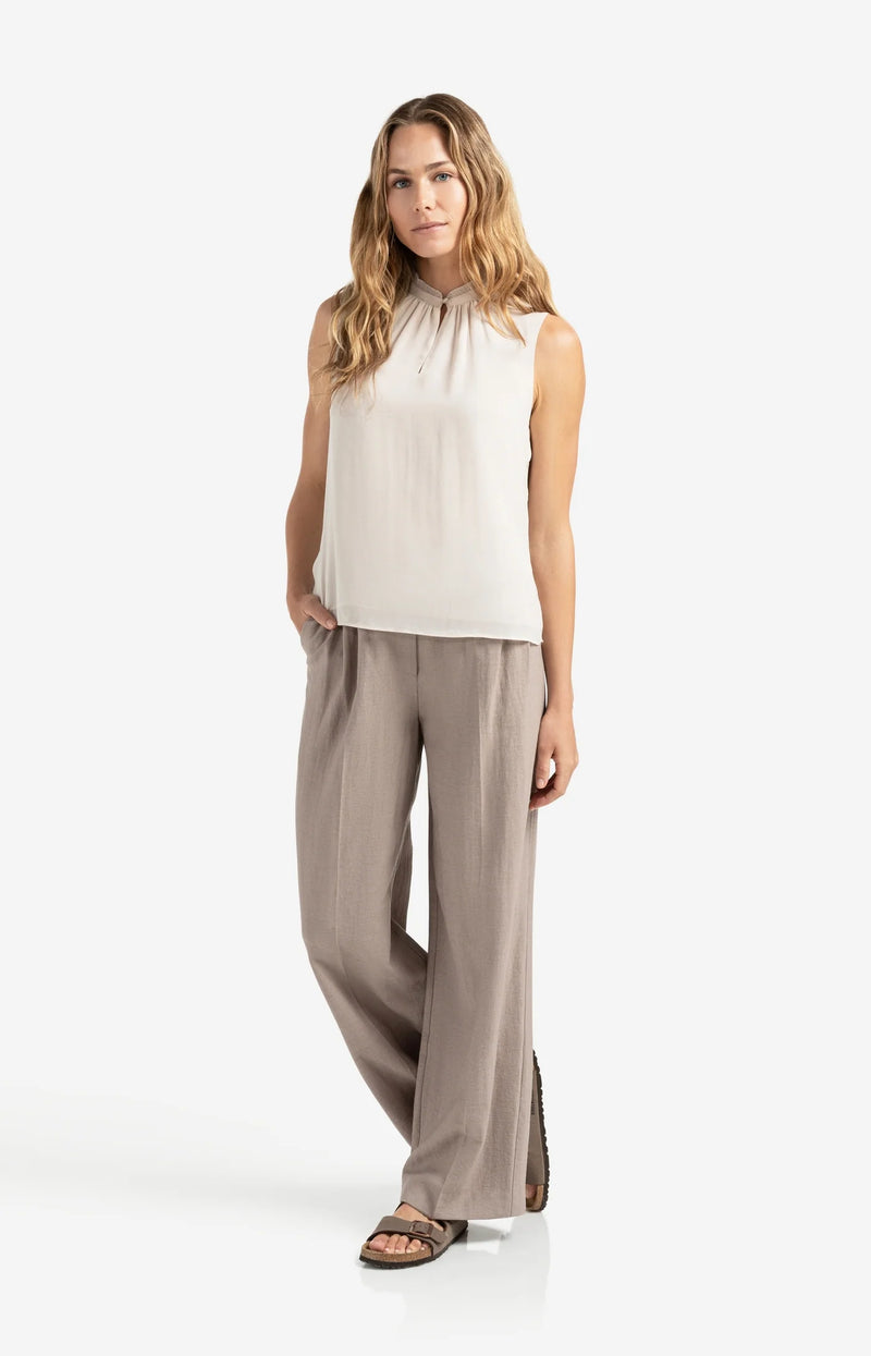 Leon Sleeveless Blouse