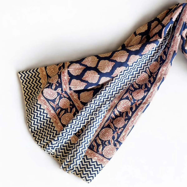 Jaya block navy Scarf